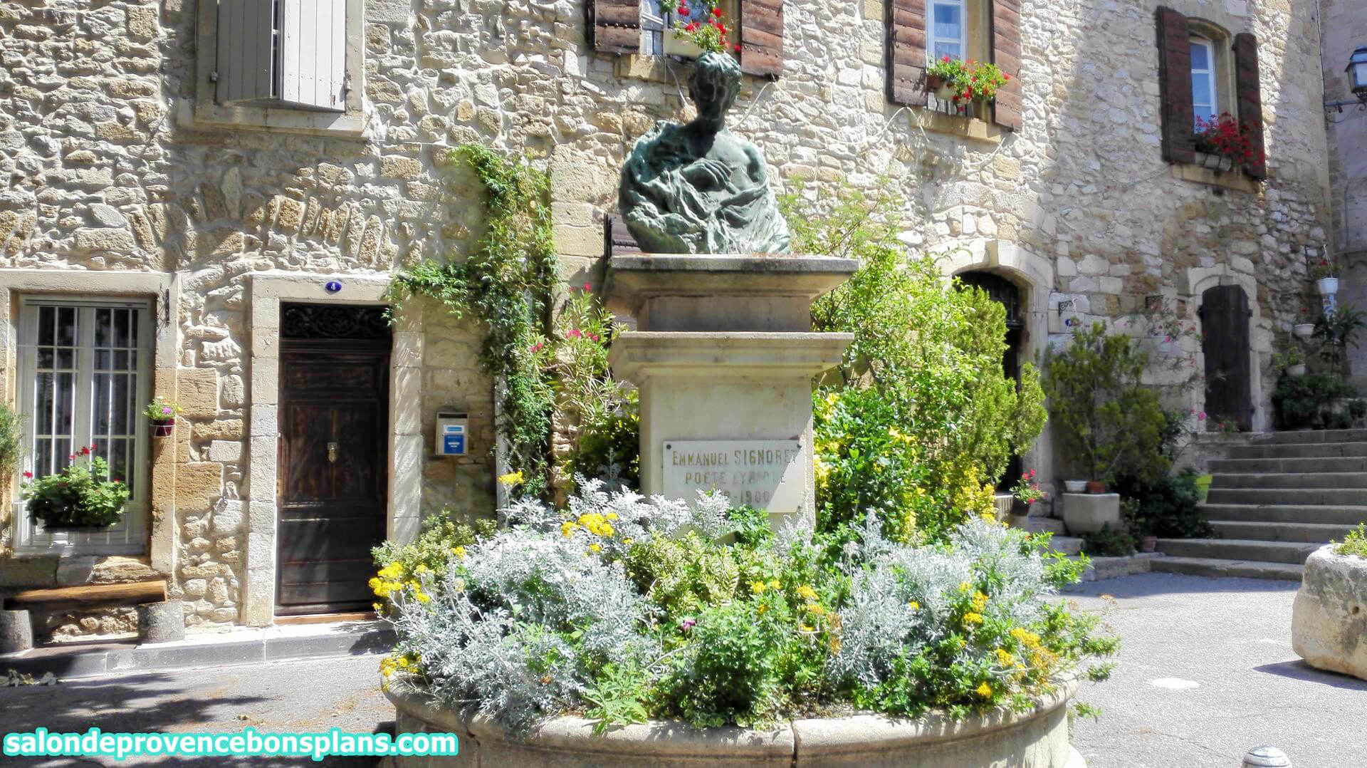 Statue emmanuel signoret place de l eglise lancon salondeprovencebonsplans com 1