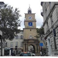 place-de-l'horloge-salon-de-provence