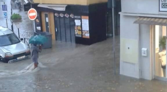 Centre ville salon de provence inondation